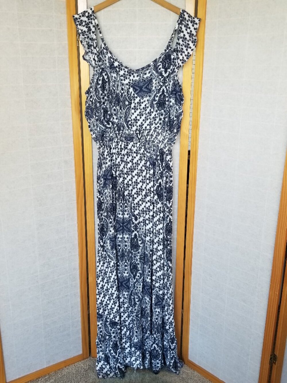 INC Maxi Dress Women's Size XL Blue White Sleeveless Rayon Stretch Resort Cruise